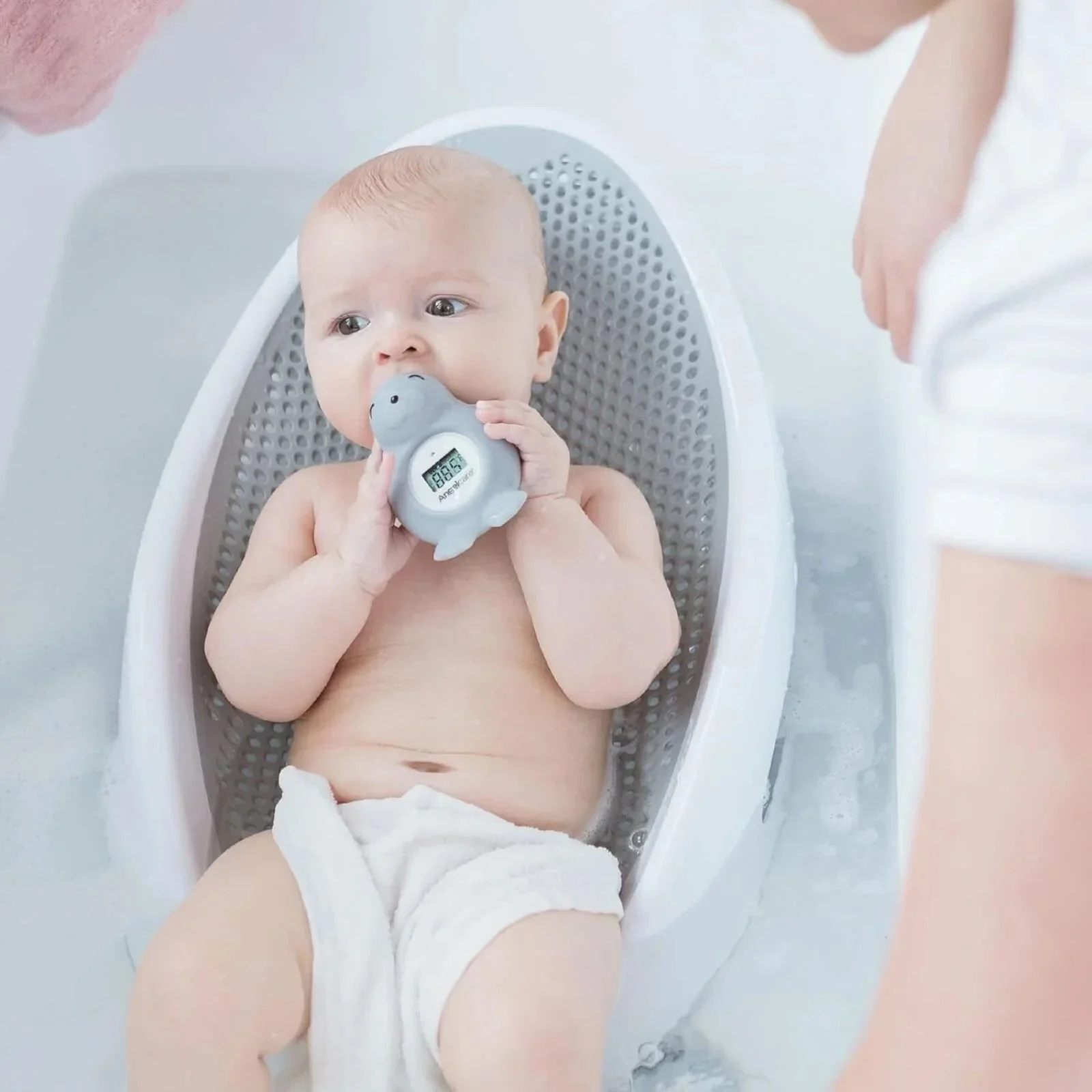 Angelcare Baby Bath & Room Thermometer - Image 8