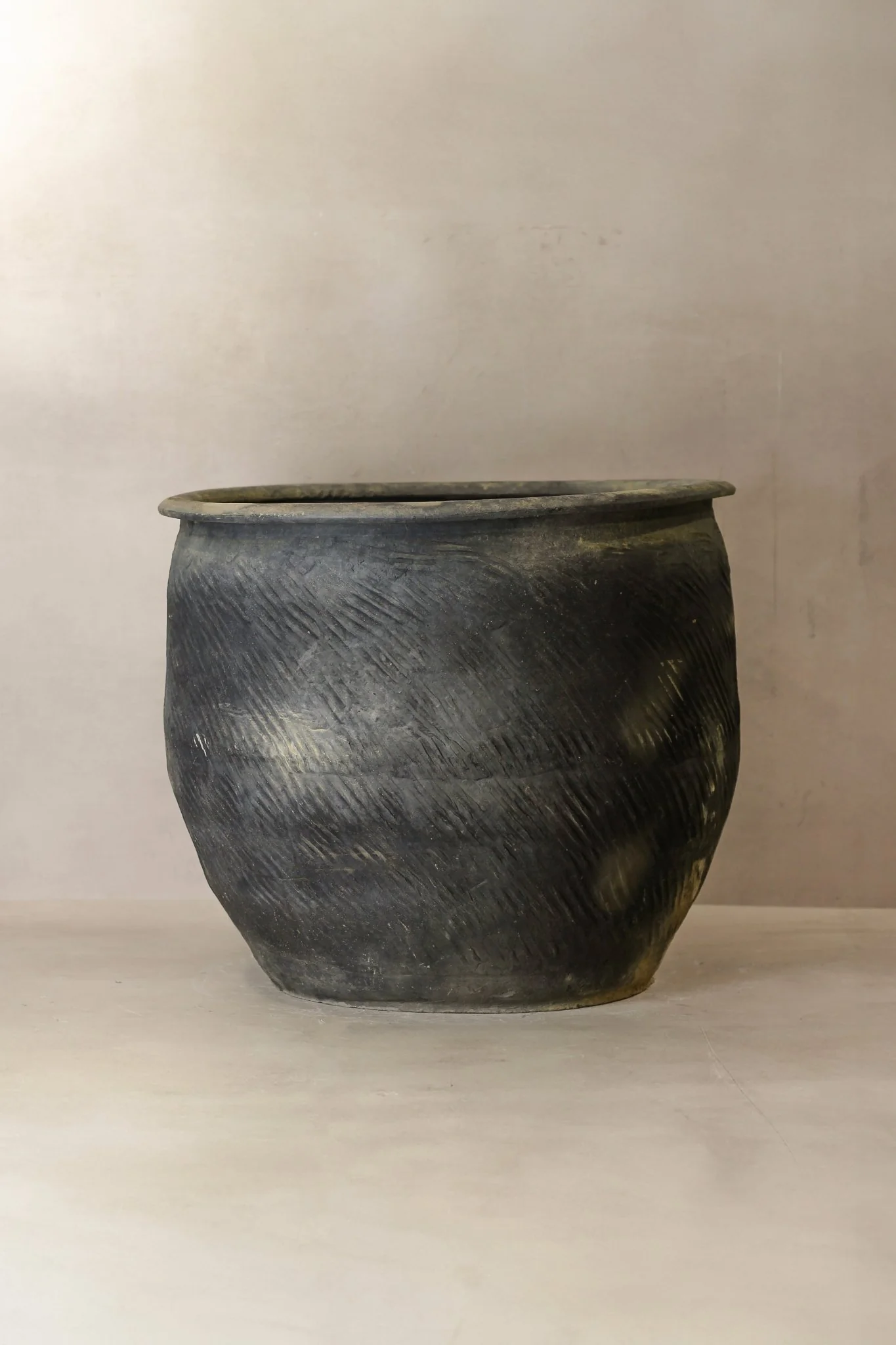 Big Old Grey Asian Pots - L014 - Image 3