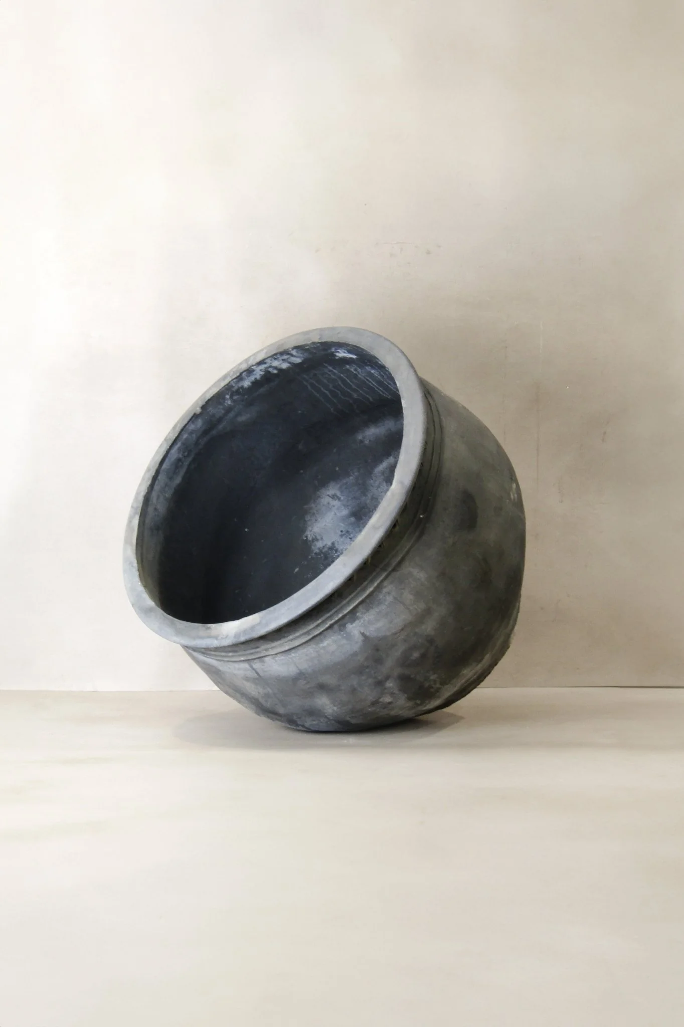 Big Old Grey Asian Pots - L020 - Image 2