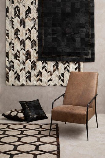 Bosie Safira Large Grey Rug with Black Hair on Leather - Image 7