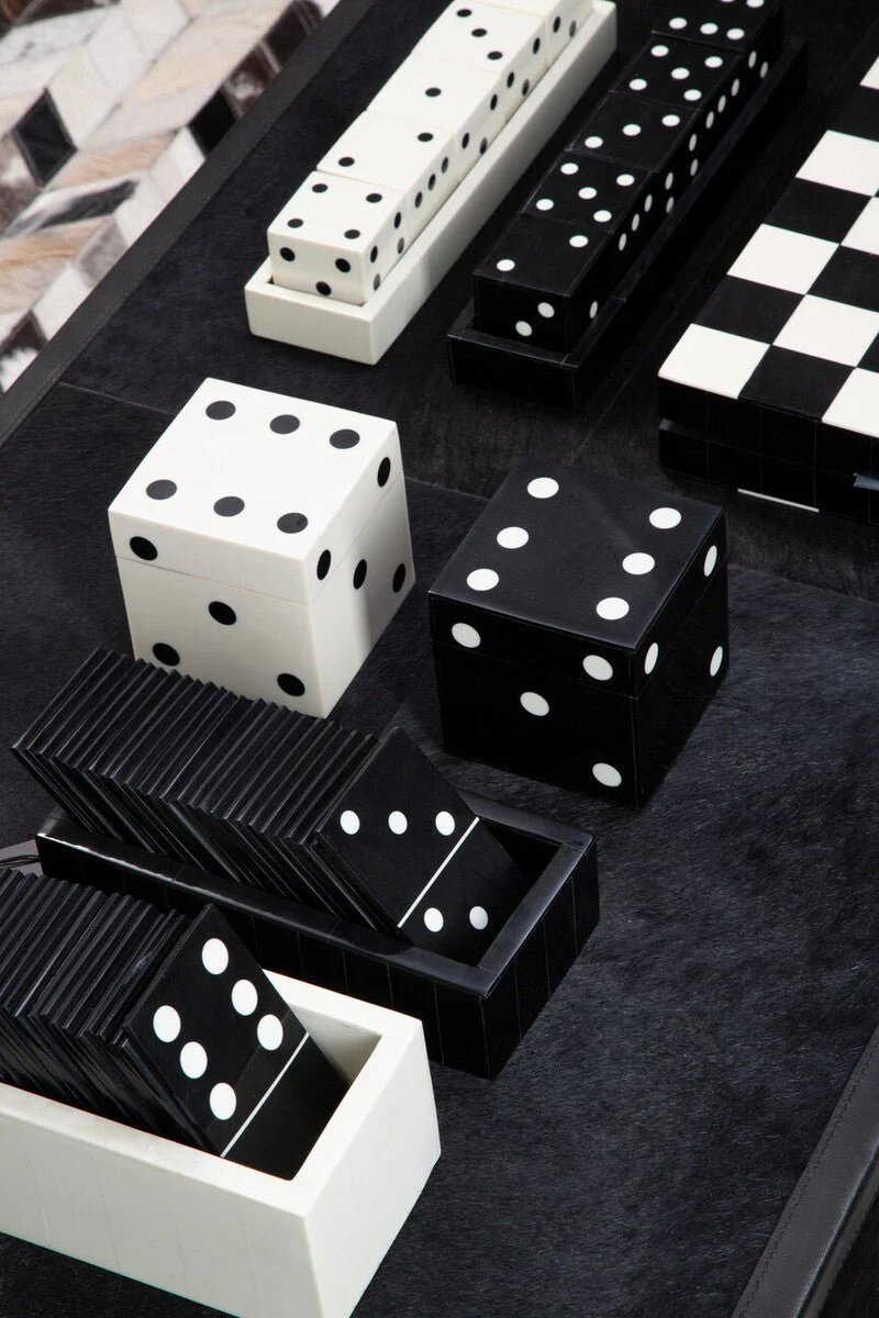 Churchill Games Black And White Dice Box With 5 Dice - Image 8