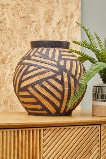 Darnell Round Natural And Black Planter - Image 9