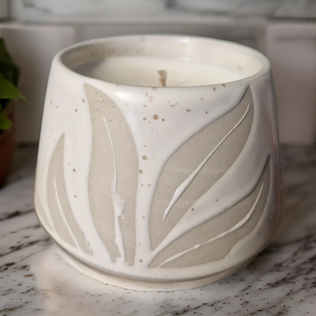 Hesperantha Detail Plant Pot - Image 3