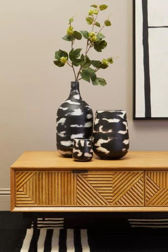 Jakara Natural Finish Wooden Coffee Table - Image 10