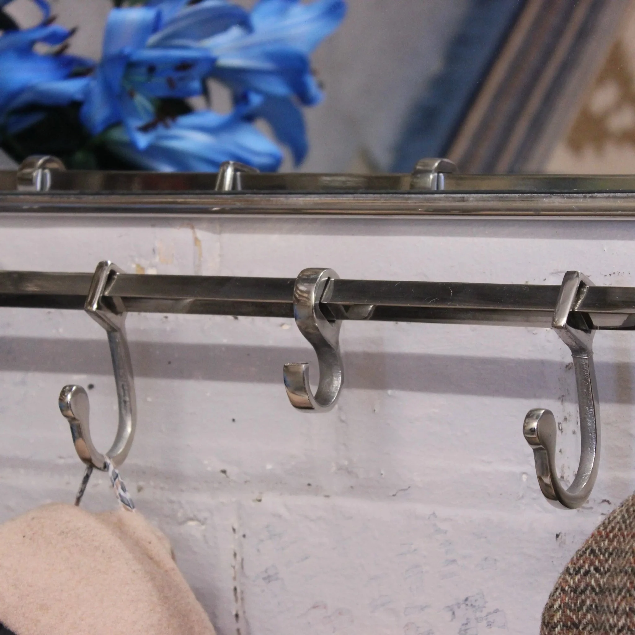 Lohit Train Antique Luggage Rack with Mirror - Image 5