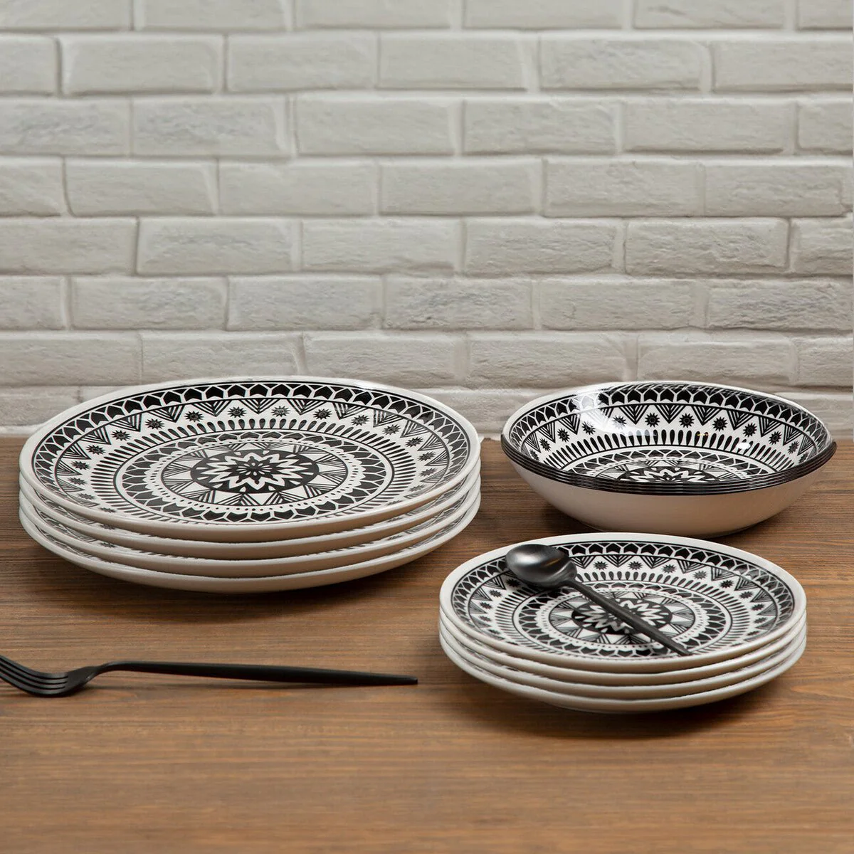 Maya 12 Piece Black And White Dinner Set - Image 15