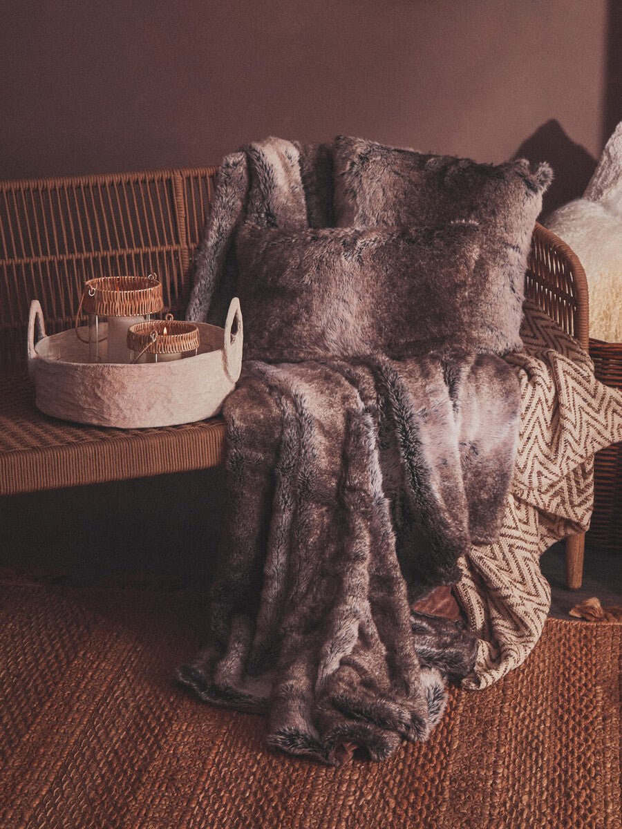 Opus 3 Seat Sofa - Image 11