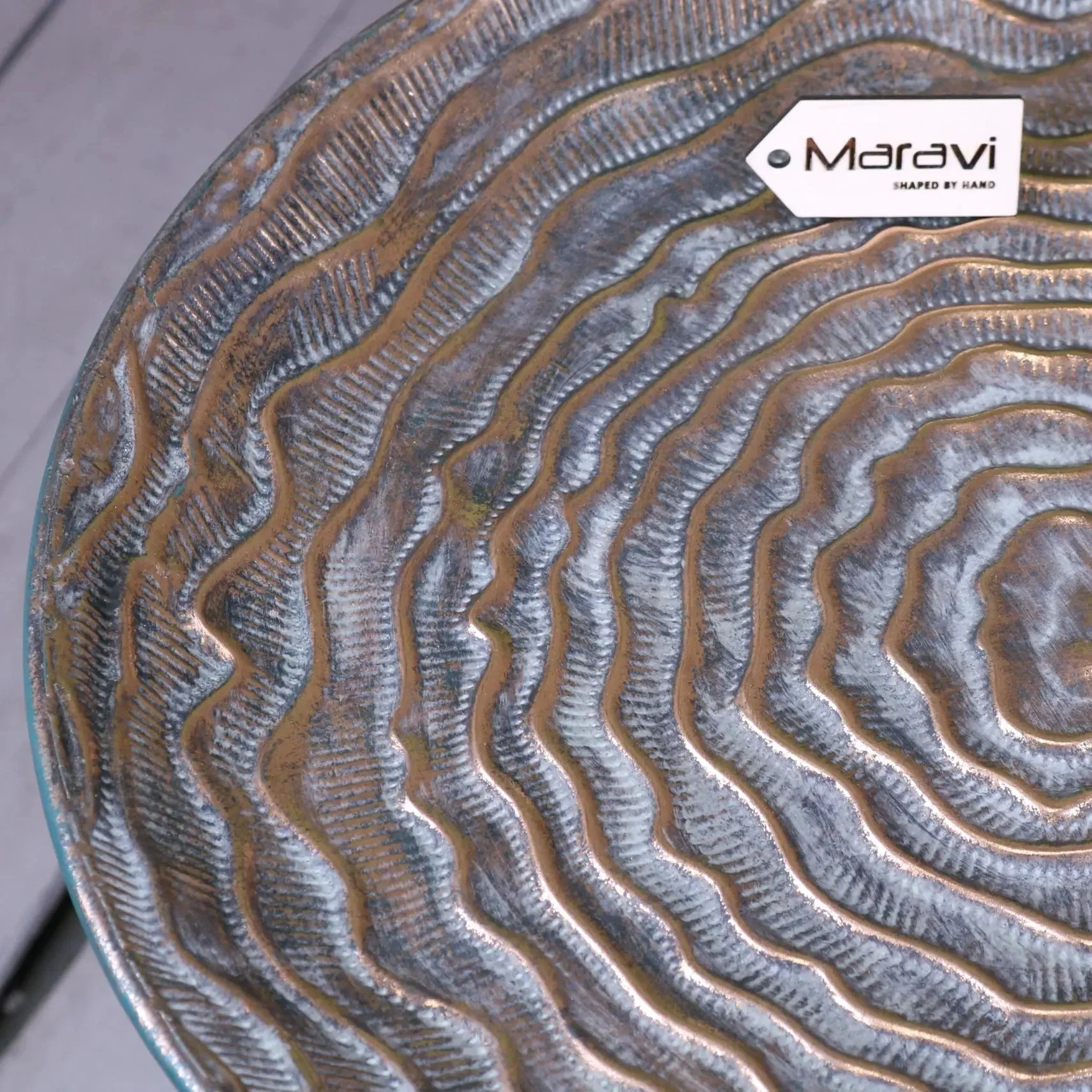 Ruwa Lightweight Antiqued Gold Tripod Side Table - Image 3