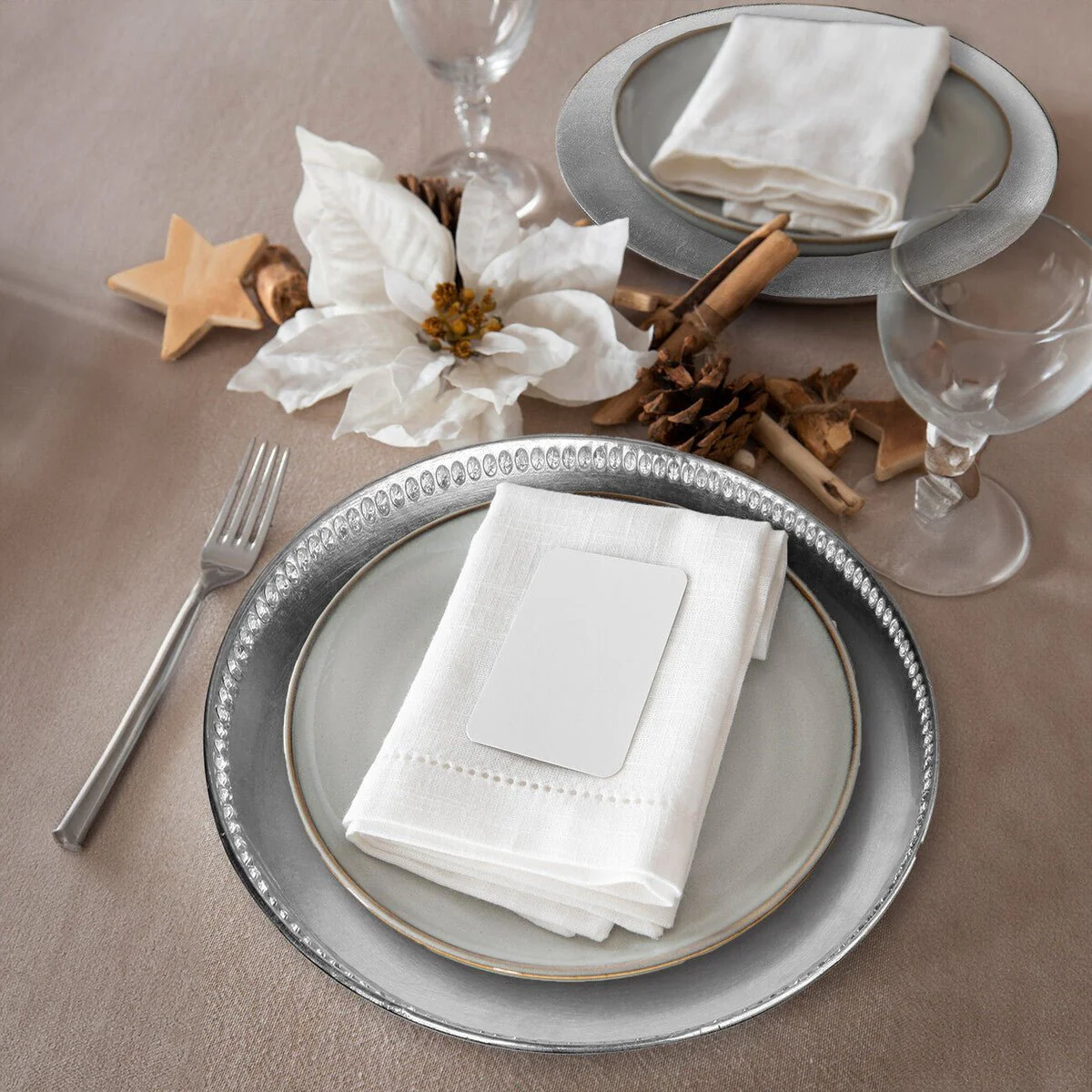 Set of Four 33cm Dia Radiance Silver Decorative Chargers - Image 3