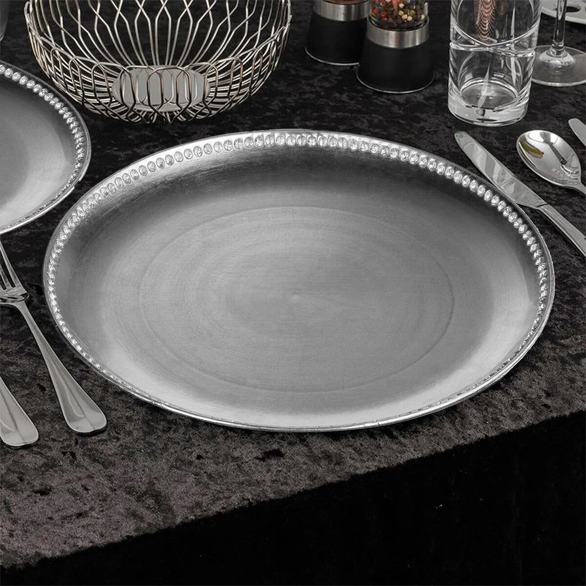 Set of Four 33cm Dia Radiance Silver Decorative Chargers - Image 8