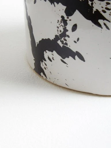 Sorrell Black And White Large Planter - Image 12