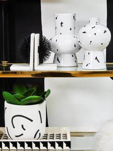 Tundra Black And White Planter - Image 6