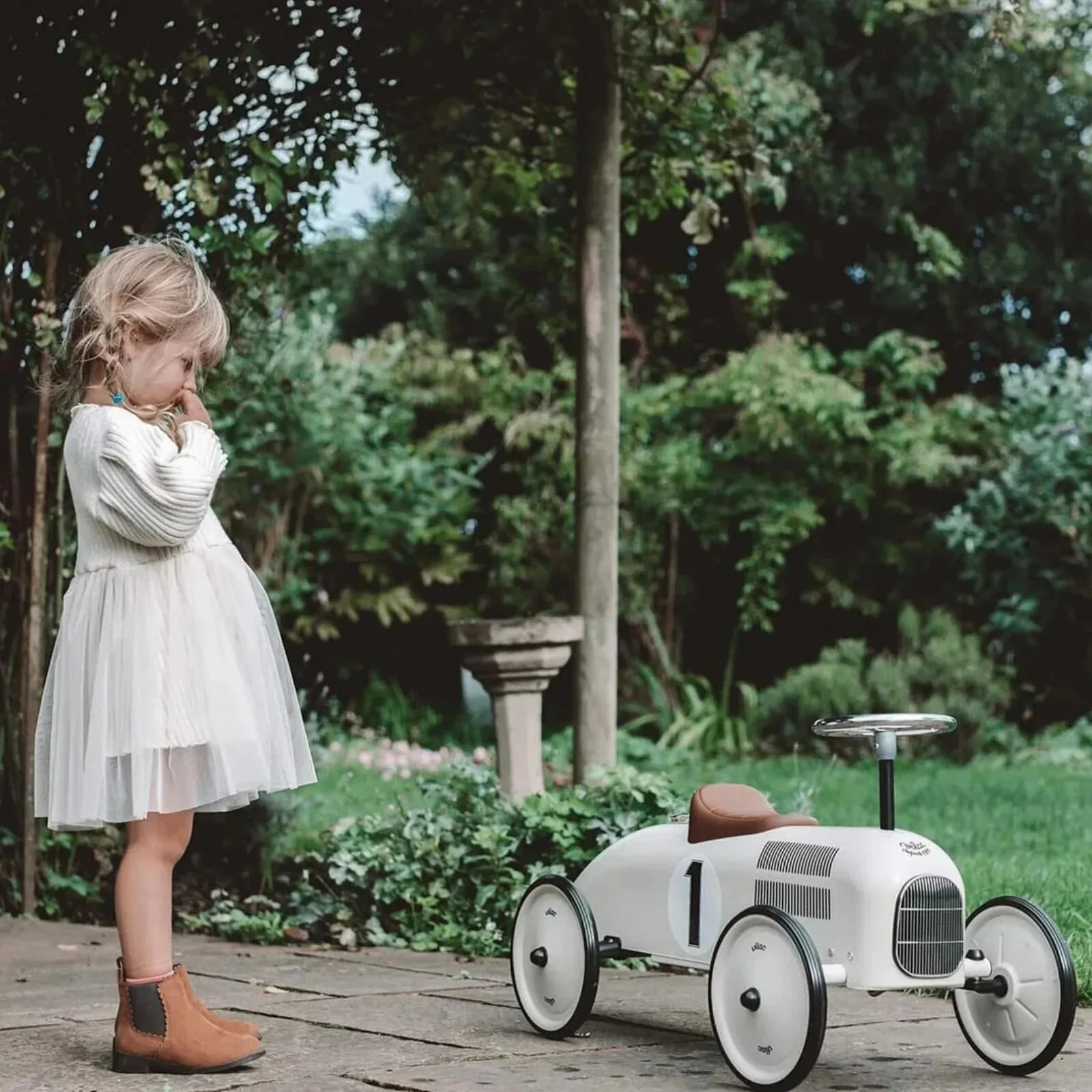 Vilac Ride On Metal Car Toy - Off White - Image 12