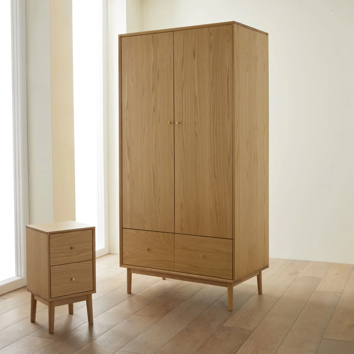 Wright Narrow Oak Bedside Table - Image 13