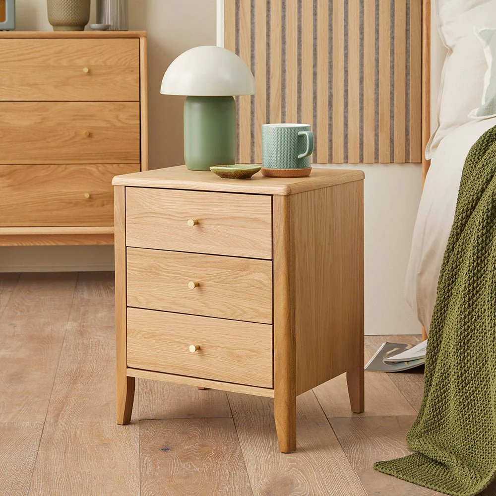 Wright Oak 3 Drawer Bedside Table - Image 2