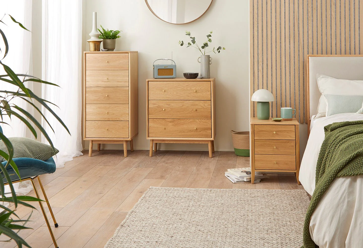 Wright Oak 3 Drawer Bedside Table - Image 6