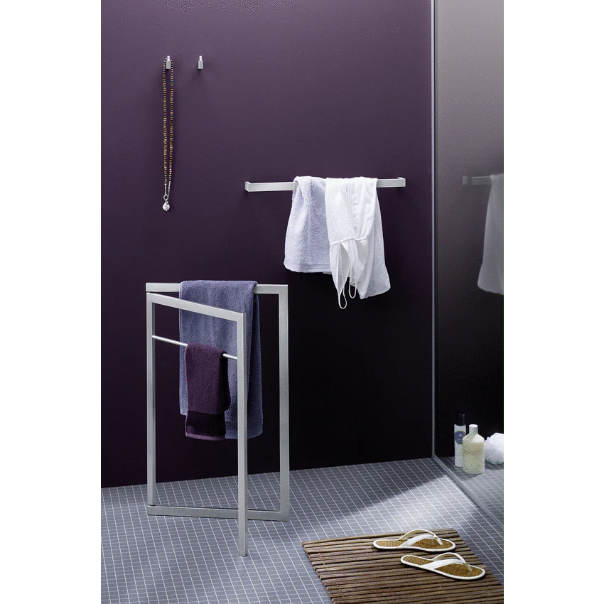 Linea Brushed Stainless Steel 61.5 cm Towel Rail 40388 - Image 4
